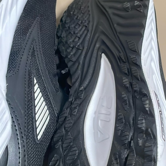 Woman’s Fila Shoes - Picture 4 of 5